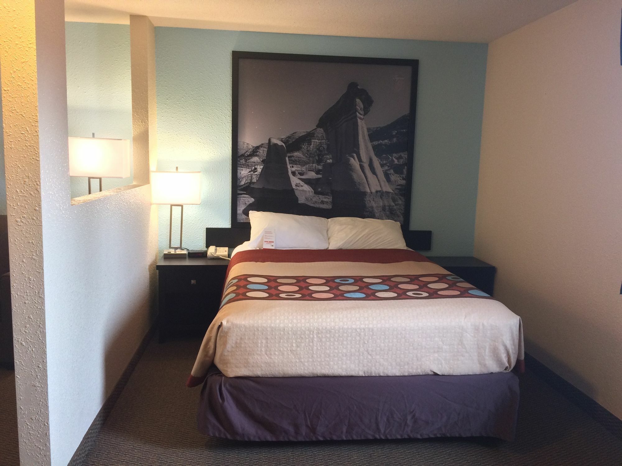 Super 8 By Wyndham Strathmore Bagian luar foto